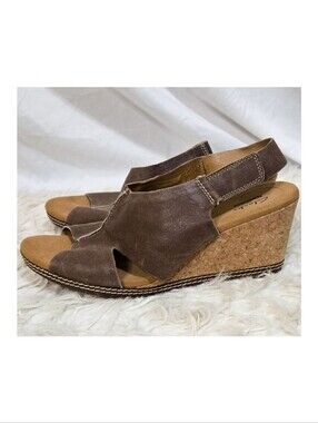 Clarks Helio Float Wedges Sandals Tan Brown Suede Leather Cork Ankle Strap Wide